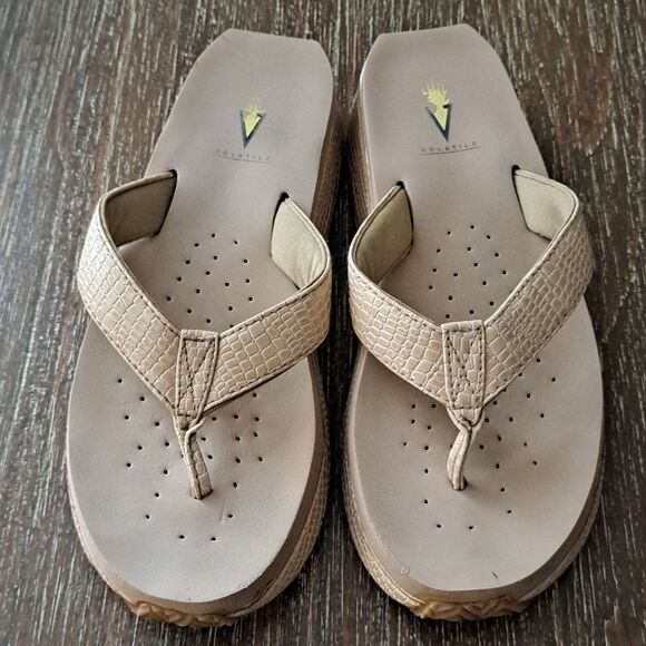 Volatile Vittoria Sandal Spring Serape Tan Croc Platform Flip Flop Wedge Size 10 - Picture 2 of 8